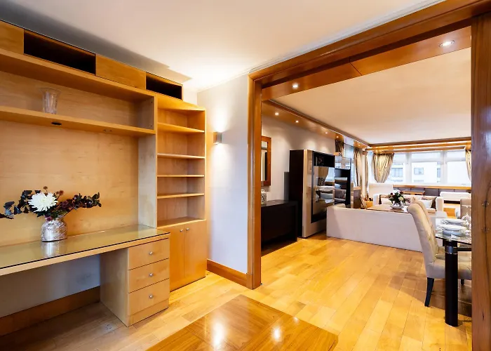 Mayfair Deluxe Apartment
